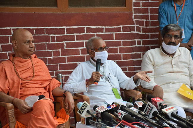 पत्रकारों से मुखातिब श्री राम जन्मभूमि तीर्थ क्षेत्र ट्रस्ट महासचिव चंपत राय