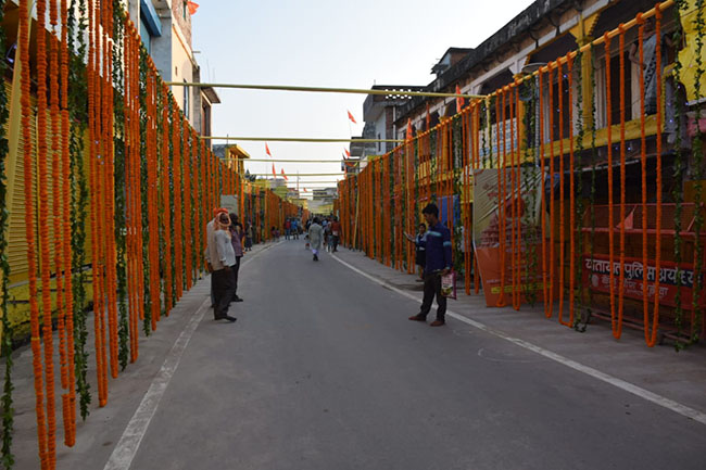 भूमि पूजन समारोह के लिये राम जन्मभूमि परिसर में सजकर तैयार पंडाल