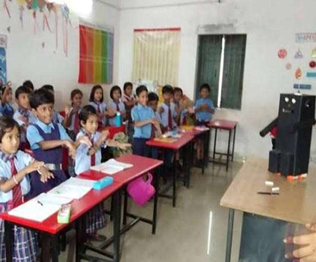 गौतमबुद्ध नगर जिले स्कूलों में नहीं ली जाएगी फीस
