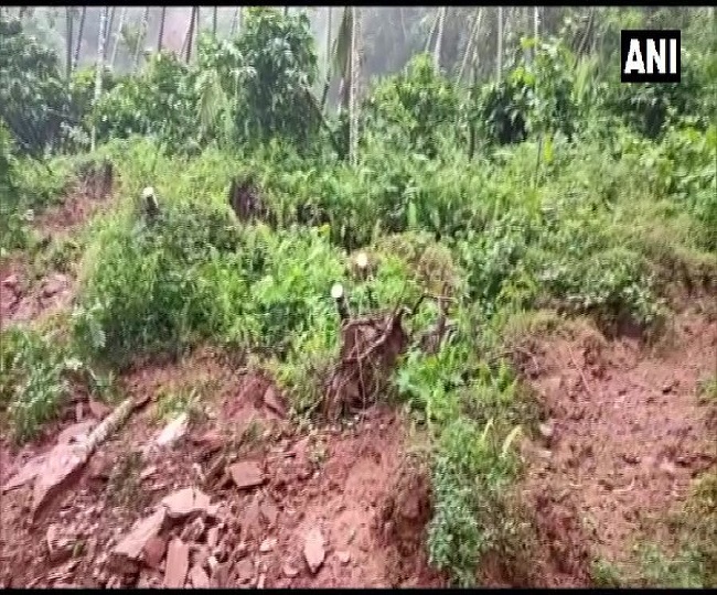 भारी बारिश के कारण कर्नाटक में भूस्खलन