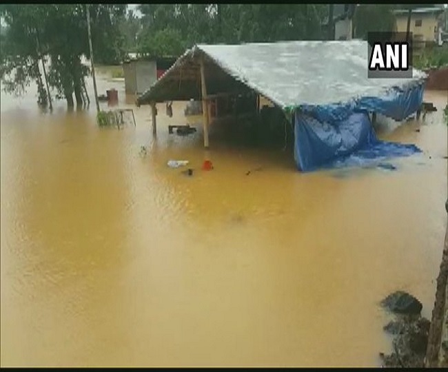 केरल में वायनाड जिले के पनामार में बाढ़ की स्थिति