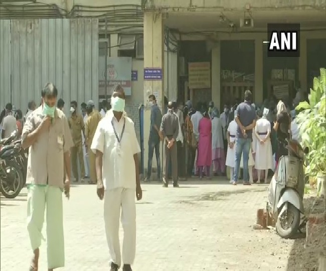 मुंबई के अस्पताल में मेडिकल स्टाफ का आरोप