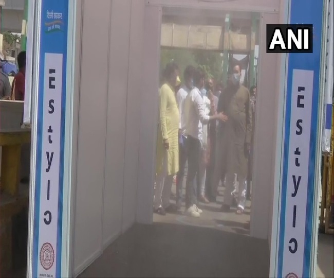 आज़ादपुर मंडी में फुल बॉडी सैनिटाइज मशीन की शुरूआत