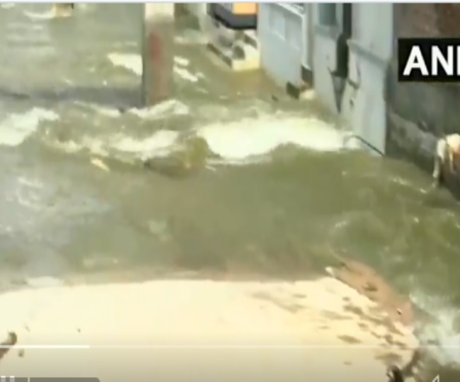 बाढ़ ने ली लोगों के जिंदगी