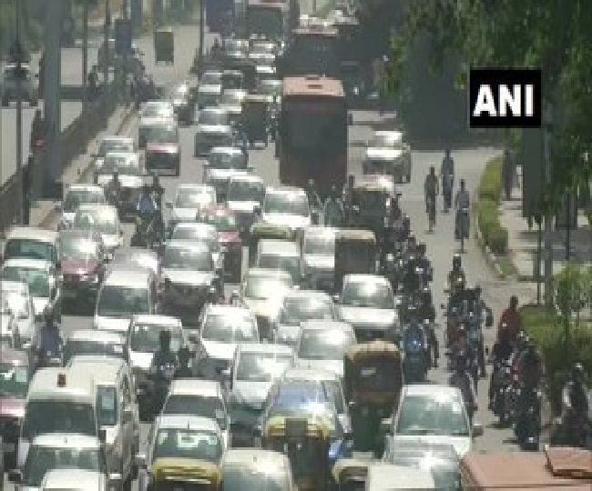 दिल्ली के आइटीओ पर मिल लंबा जाम