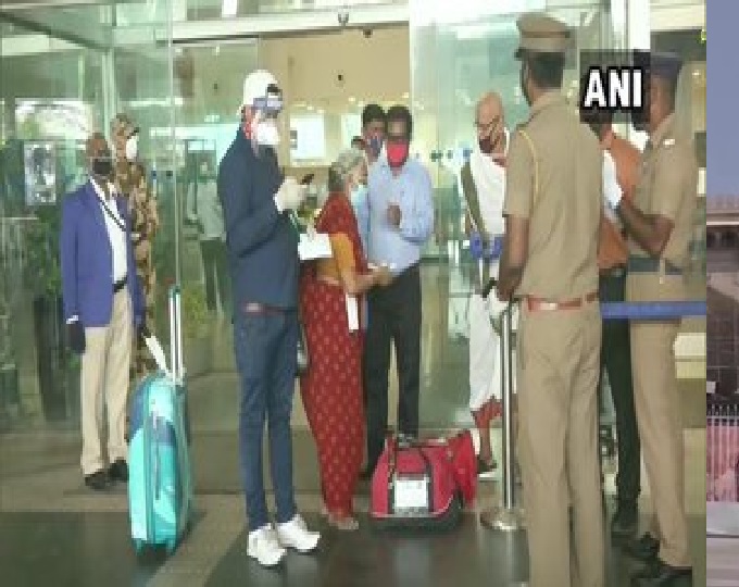 घरेलू उड़ानें शुरू होने के बाद चेन्नई पहुंचे यात्री