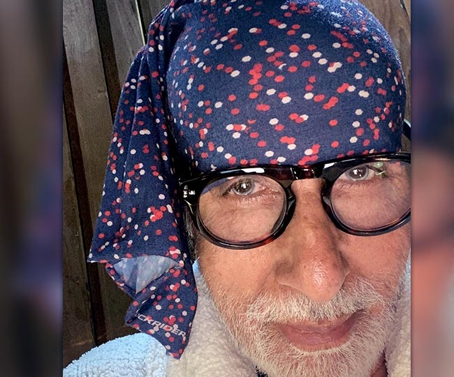 1976 में गुलमोहर के पेड़ को बिग बी ने एक पौधे के रूप में लगाया था