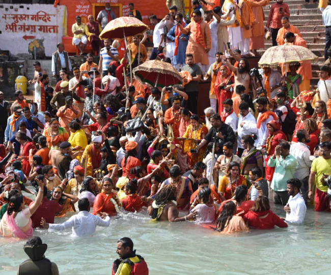 हरिद्वार में महाशिवरात्रि पर अखाड़ों का स्नान