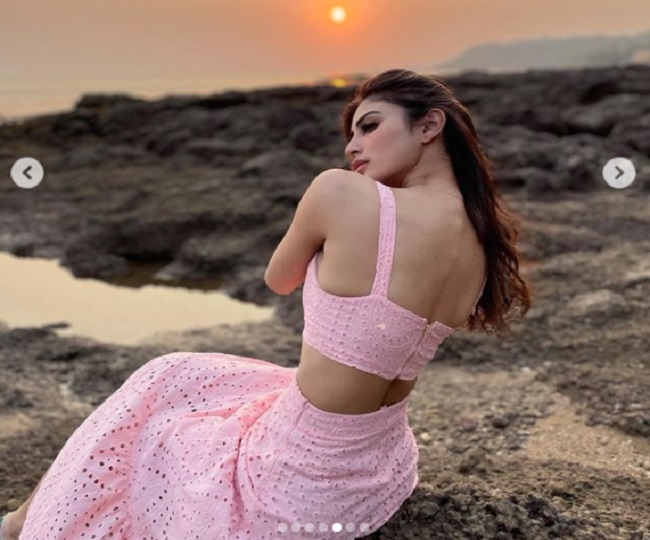 मौनी रॉय सैक्सी फोटो