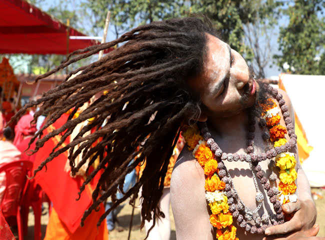आसान नहीं होता नागा साधु बनना, छह साल तक देनी पड़ती है कड़ी परीक्षा