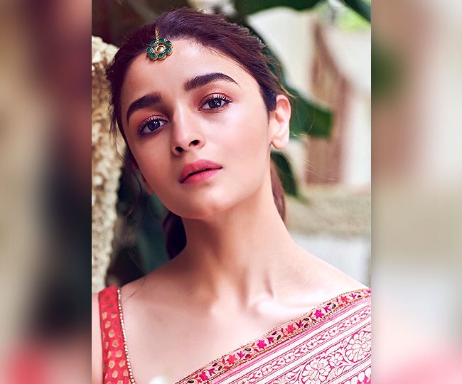सड़क 2 को महेश के भाई मुकेश भट्ट ने किया है प्रोड्यूस