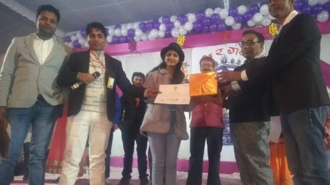 नृत्य और गायन की प्रस्तुति देख झूमे दर्शक