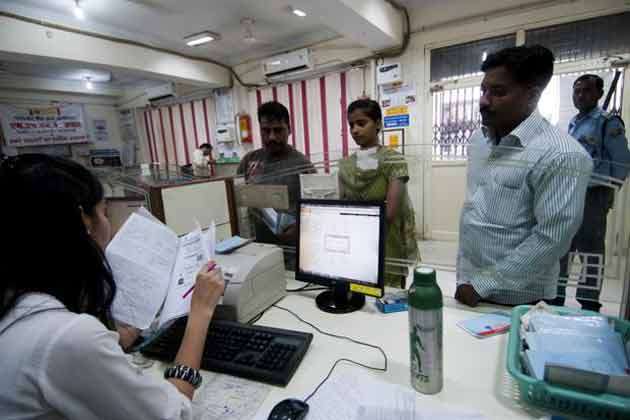 GST लागू होने के बाद इन बैंकिंग सेवाओं के लिए देने होंगे ज्यादा पैसे, जानिए