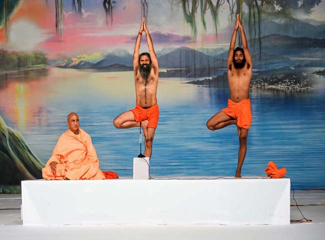 आप भी इन तस्वीरों से करें कुंभ मेले के सौहार्द का दीदार
