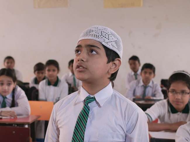 फिल्म रिव्यू: पढ़ना जरूरी है 'अलिफ' (तीन स्टार)