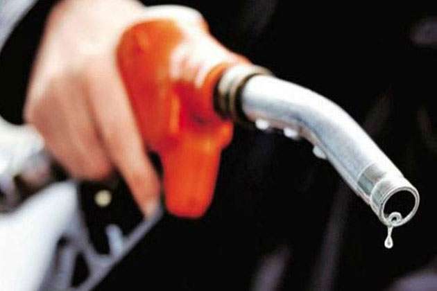 जानिए 1 लीटर पेट्रोल पर कितना कर वसूलती है सरकार