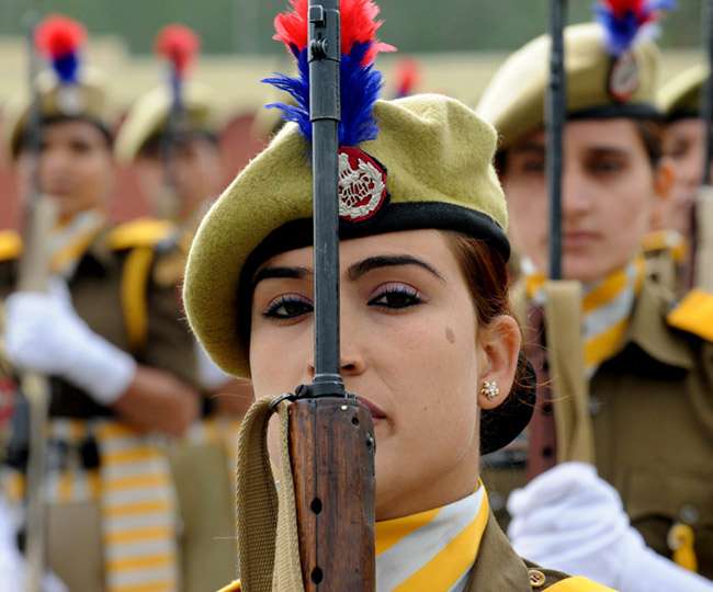 नीति आयोग ने की सिफारिश, पुलिस में 30 प्रतिशत सीटों पर भर्ती की जाएं महिलाएं