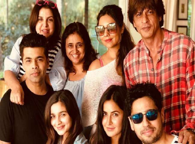 Shahrukh Khan के बर्थडे सेलिब्रेशन की तस्वीरें, करण की Alibaug diaries देखिए
