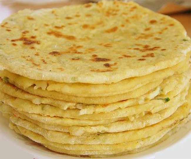 बच्चों के लंच बॉक्स के लिए बनायें स्टफ्ड मीठा शाही पराठा