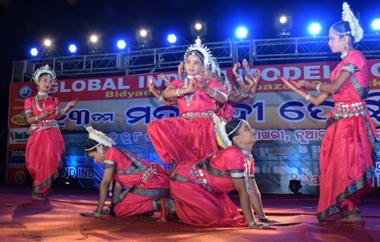 महानदी फेस्टिवल में ओडिशी व गौड़िया नृत्य की रही धूम