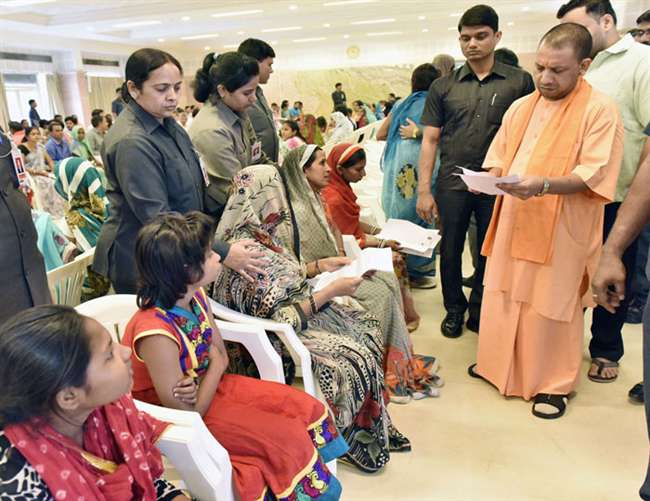 सीएम योगी आदित्यनाथ के साथ अब मंत्री भी करेंगे जनता दर्शन, दिन निर्धारित