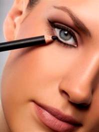 खूबसूरत आंखों के लिए 3 स्टेप्स
