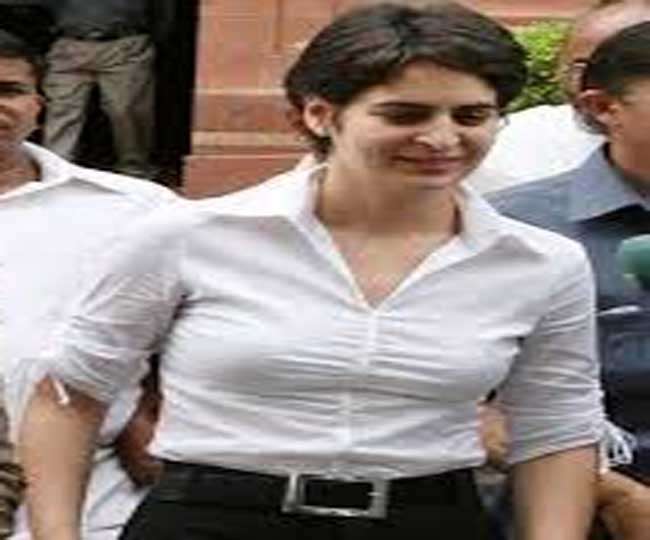 प्रियंका गांधी पर सोशल मीडिया में अभद्र टिप्पणी, पुलिस मुख्यालय पहुंचे कांग्रेसी