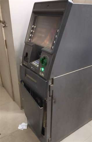 SBI ATM : पुलिस रुपये लूटने में रह गई और एटीएम लुटेरे भाग निकले