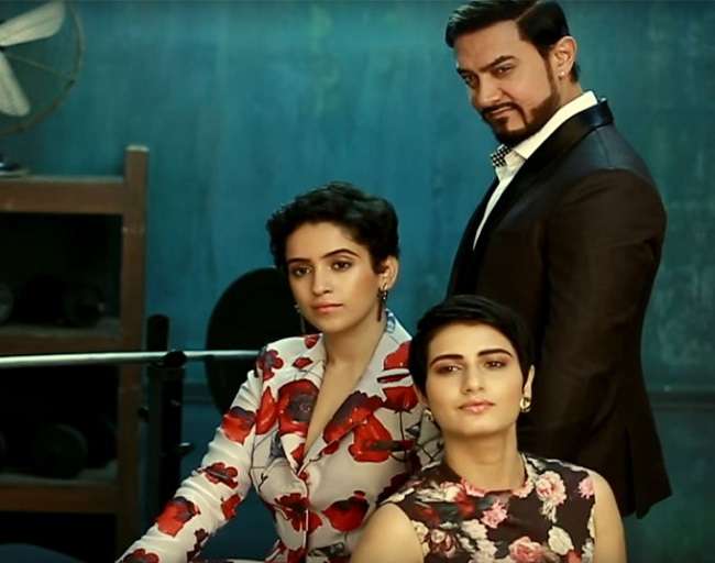 Exclusive: दंगल ख़त्म होने के बाद भी बेटियों के लिए हानिकारक बापू हैं आमिर