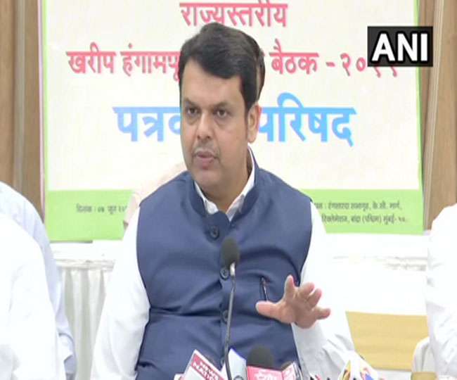 मुख्यमंत्री देवेंद्र फडणवीस ने कहा, किसानों की मदद के लिए काम कर रहे हैं हम