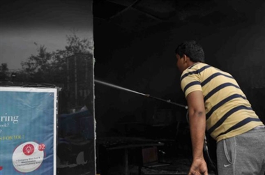 शॉर्ट सर्किट से डोमिनोज
पिज्जा आउटलेट में आग