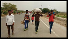 ट्रेनों पर यात्रियों की बढ़ी संख्या