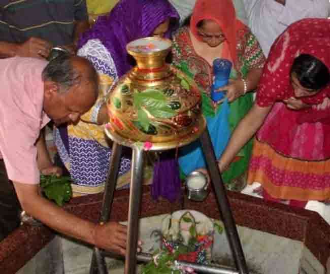 सावन में भगवान शिव को ऐसे करें प्रसन्न, भोले देंगे वरदान