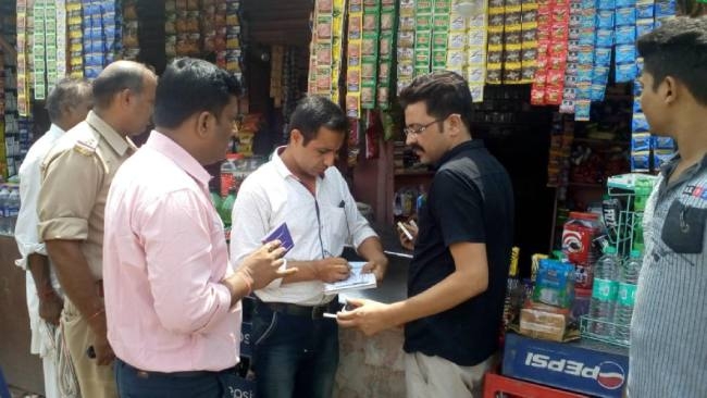 तंबाकू नियंत्रण को छापेमारी