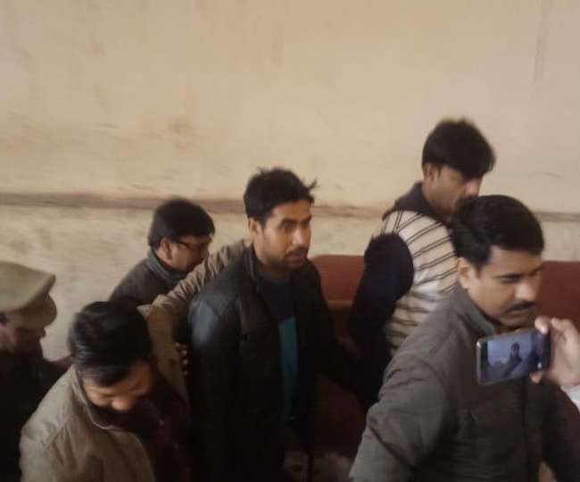 जीतू फौजी को पुलिस ने घंटों पूछताछ के बाद बुलंदशहर कोर्ट में पेश किया