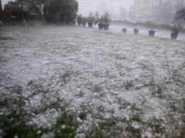 PICS: देहरादून में जोरदार बारिश, ओले भी गिरे