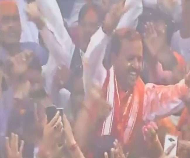 LIVE यूपी चुनाव परिणाम 2017: उत्तर प्रदेश में भाजपा को भारी बढ़त