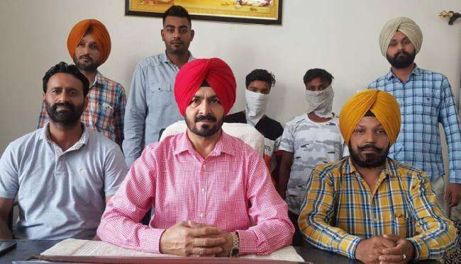 एसटीएफ हेरोइन की सप्लाई देने आए नाबालिग समेत दो तस्कर किए गिरफ्तार