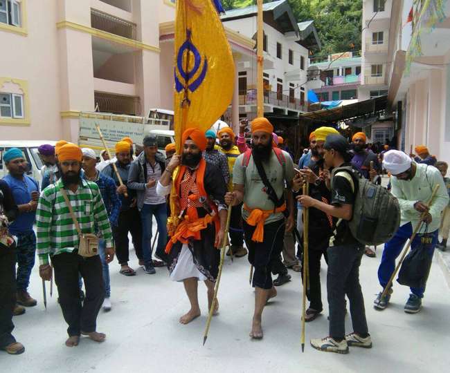 महाराष्ट्र से हेमकुंड साहिब पहुंचा 1400 श्रद्धालुओं का जत्था