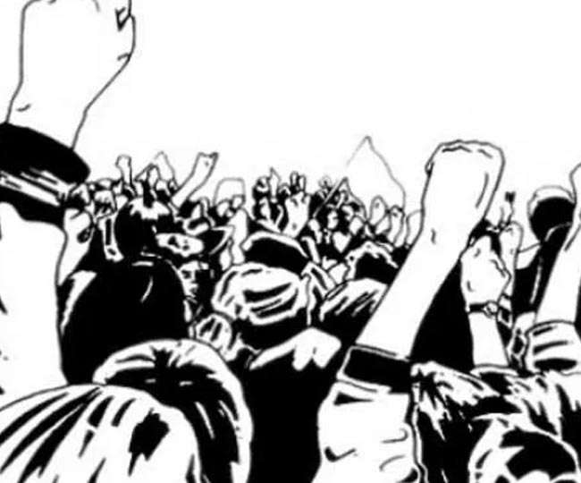 आवासीय क्षेत्र में दुकानों को कमर्शियल करने के रेट का विरोध