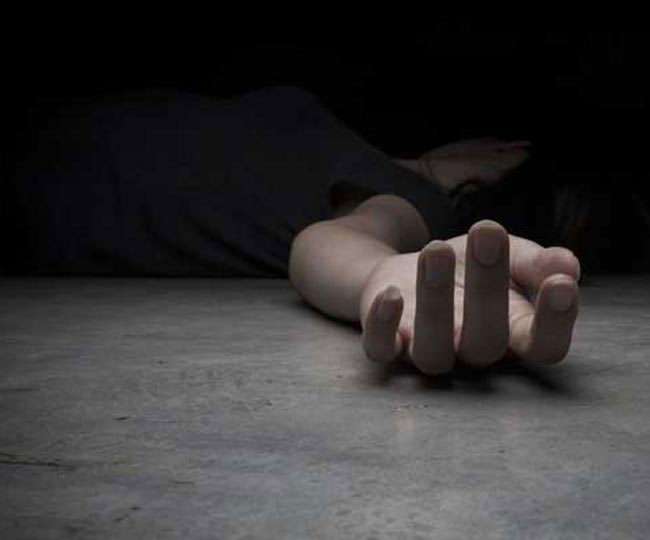 अस्पताल ने नहीं दिया एंबुलेंस तो बेटियों के शव कंधे पर लेकर घर पहुंची मां, जानिए
