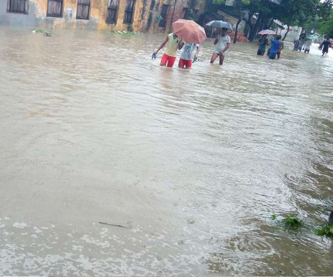 बिहार में बाढ़: सीएम नीतीश ने पीएम मोदी से मांगी मदद, तुरंत उतरी सेना
