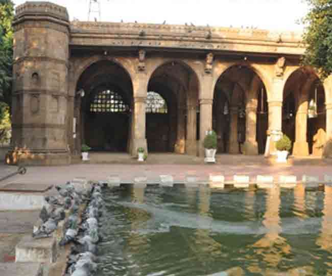 गजब है इस शाही मस्जिद की जालीदार नक्काशी, एक बार जाकर तो देखें