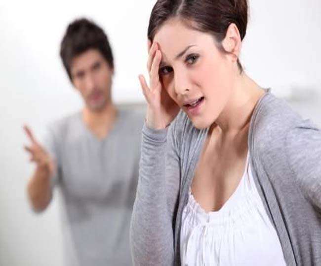 बीवी से झूठ बोलना पड़ गया भारी, लगा जुर्माना
