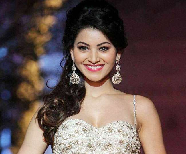 रितिक रोशन की फिल्म से उर्वशी रौतेला का ये हॉट अवतार आया सामने