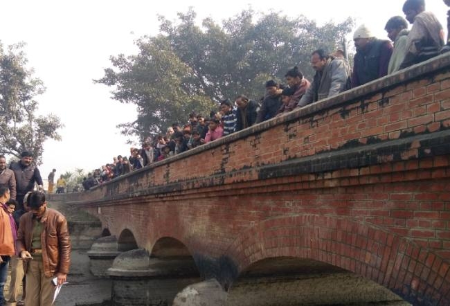 ईटों के फूल और नाम से मिलेगा क्लू