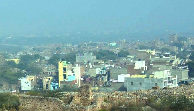 अनधिकृत कॉलोनियों को नियमित करने में अब भी फंसा है पेंच