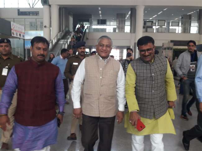 विदेश राज्यमंत्री वीके सिंह ने टेंट सिटी व हस्तकला संकुल का लिया जायजा