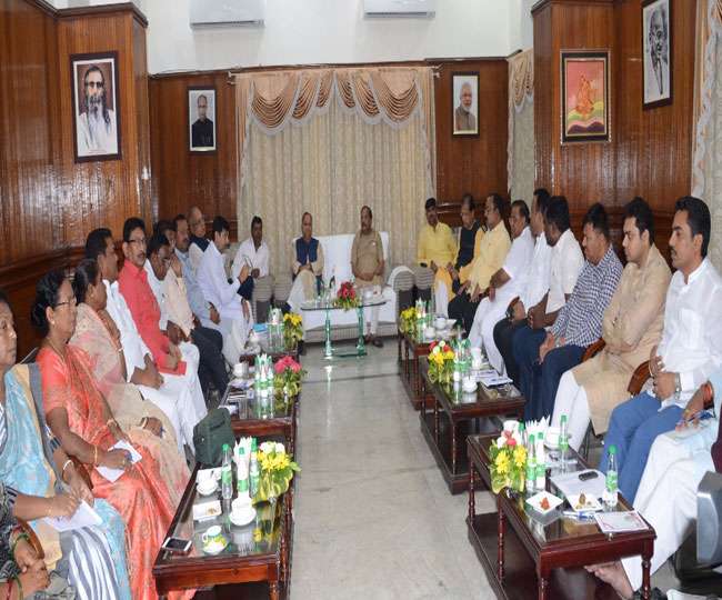 राष्ट्रपति चुनावः एक तीर से दो निशाने साधेंगे रघुवर दास