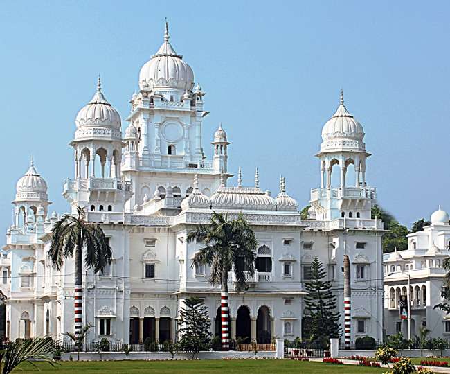 ऑक्सीजन हटाने से टूटी ललितपुर और उन्नाव के मरीजों की जीवन डोर
